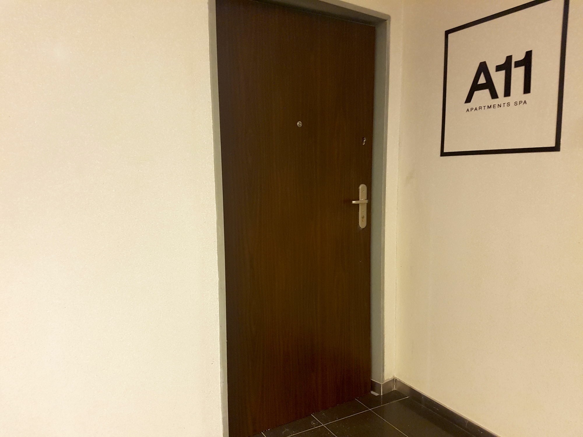 A11 & Dermique Апартаменти Краків